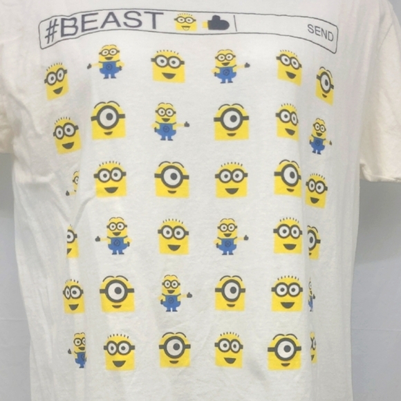Universal Minions Graphic Tee Size L White Emoji Print Despicable Me Collectible - Picture 1 of 6